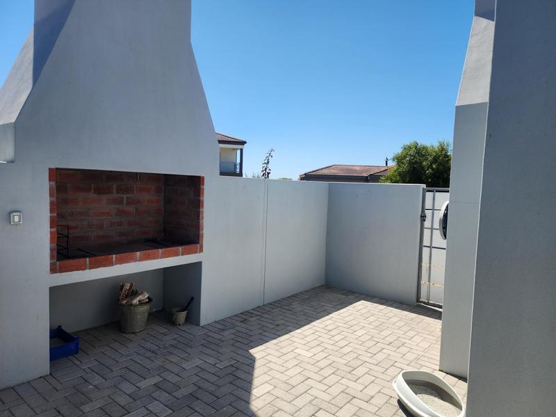 To Let 3 Bedroom Property for Rent in Port Owen Western Cape